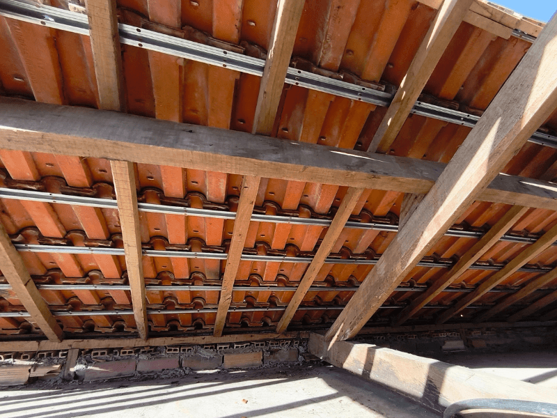 Telhado com ripado novo